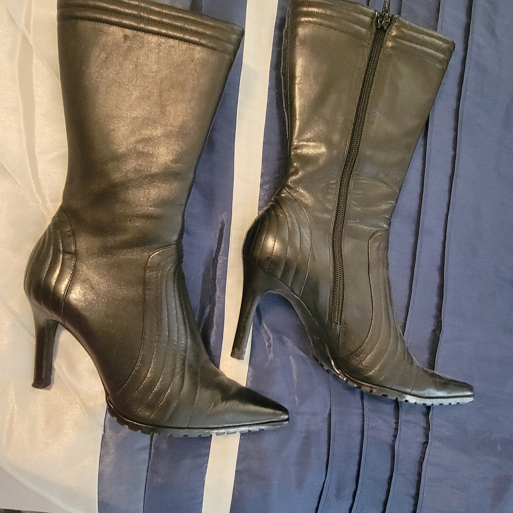 Elegant Black Leather Women's Boots